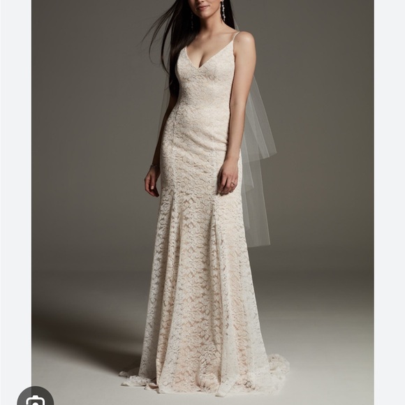 White by Vera Wang Dresses & Skirts - White by Vera Wang Elegant Lace Gown